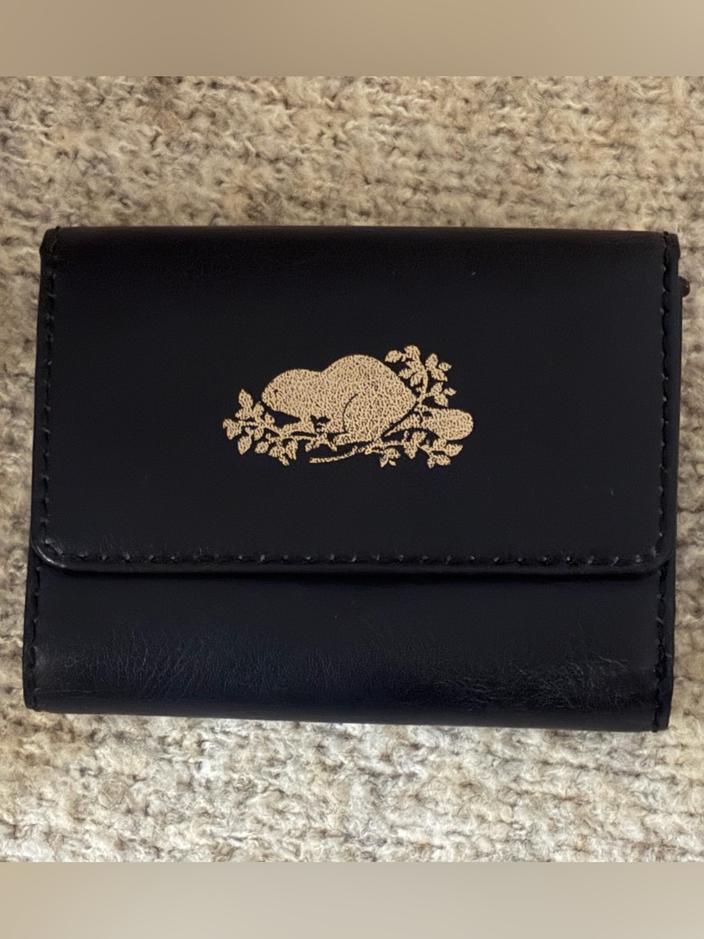Roots Black Leather Trifold Wallet Beaver Logo Zip Coin Pocket